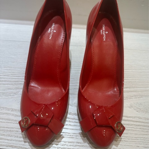 LV 紅色 細跟 高跟鞋 尺寸37