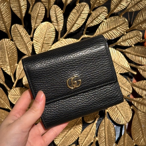 99新閒置🌟 gucci #黑金 #荔枝皮 #短夾 #錢包