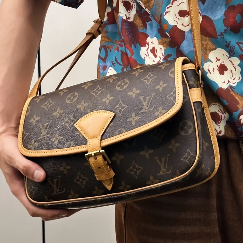 全網最低價🤩lv經典款老花郵差包斜挎單肩包-0