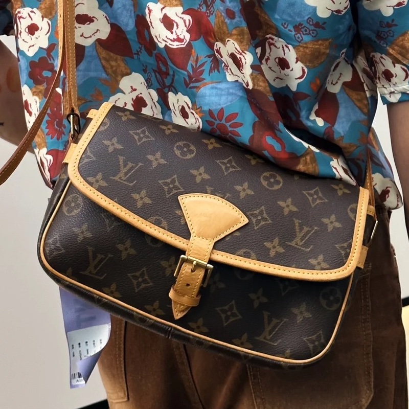 全網最低價🤩lv經典款老花郵差包斜挎單肩包-1