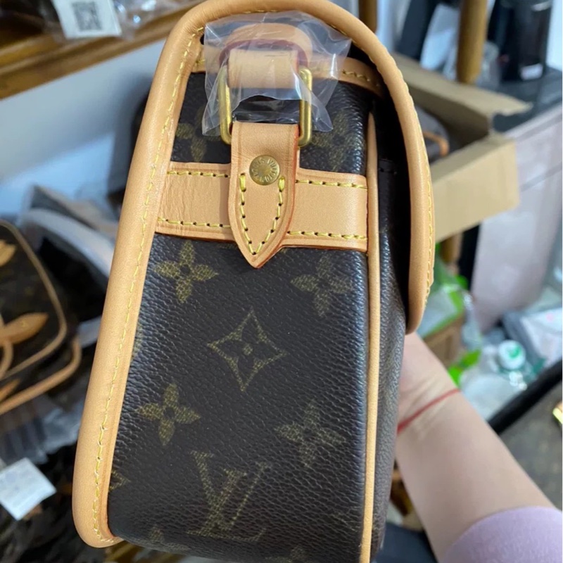 全網最低價🤩lv經典款老花郵差包斜挎單肩包-6