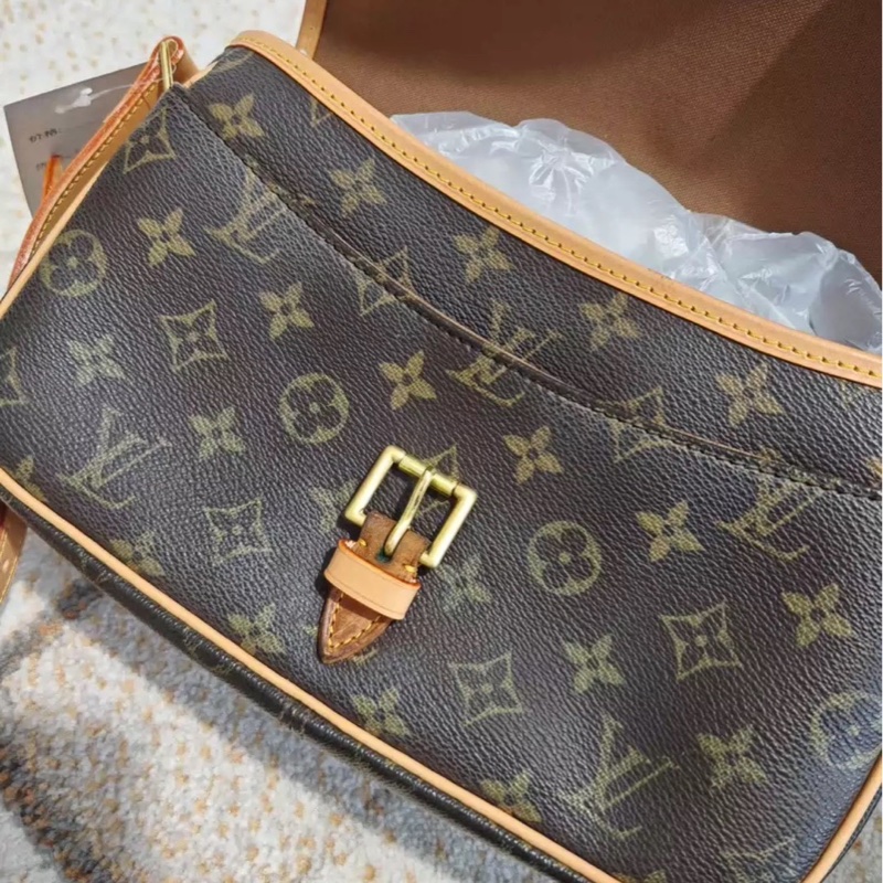 全網最低價🤩lv經典款老花郵差包斜挎單肩包-11