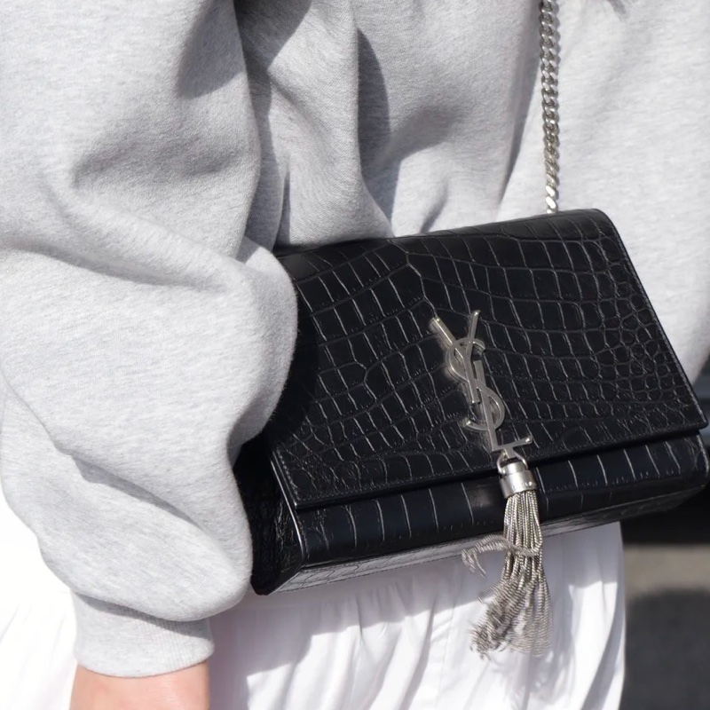 限量98新🆕Ysl 黑色鱷魚壓紋kate銀飾五金logo 鏈條流蘇單肩斜挎包-4