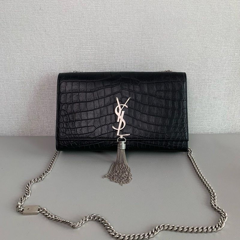 限量98新🆕Ysl 黑色鱷魚壓紋kate銀飾五金logo 鏈條流蘇單肩斜挎包-6