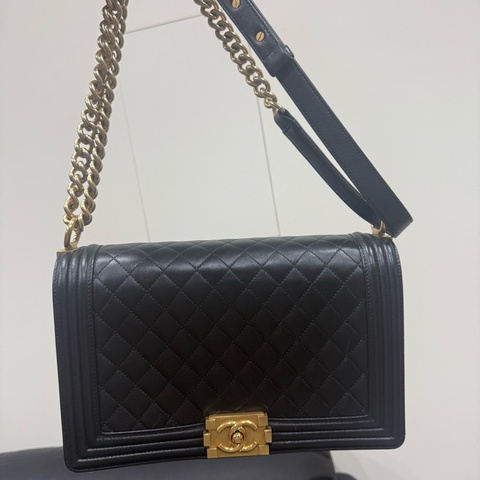 Chanel boy28公分