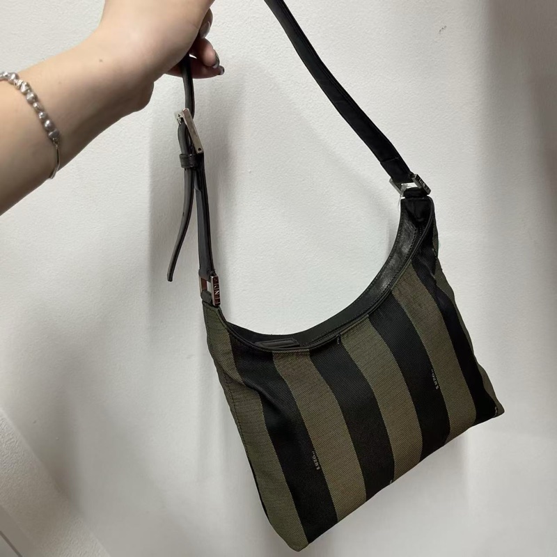 「JL精品代購」Fendi棕色條紋帆布牛角腋下包-0