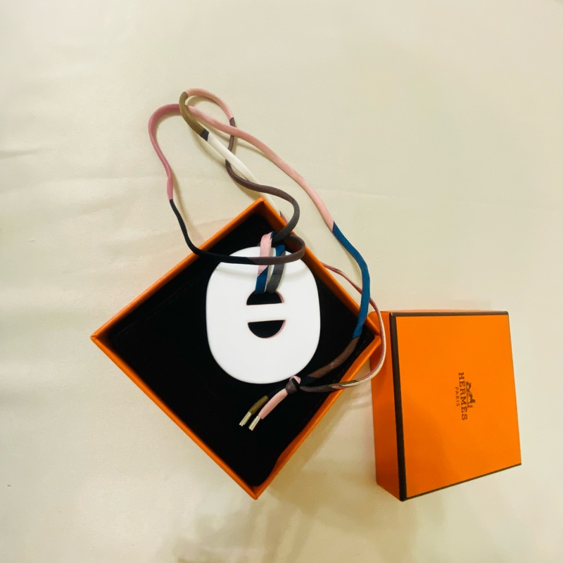 Hermes 牛角吊飾項鍊-9