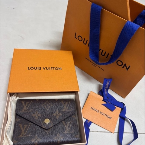 LV Monogram 三折短夾錢包 近9.5