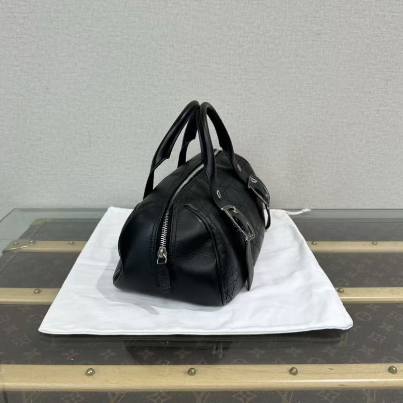 DIOR 中古琺瑯質雙D牛皮保齡球包32*15*14 98新配件塵袋-1