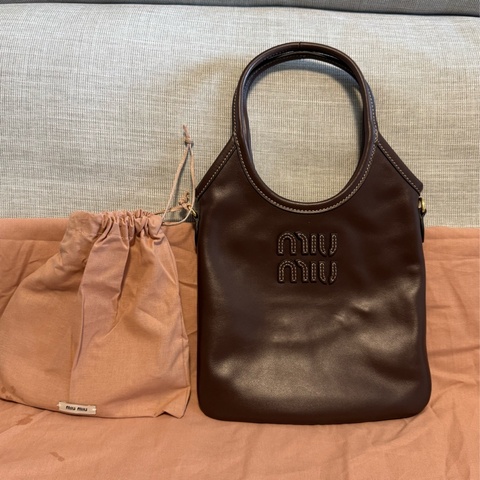全新品，miu miu 迷你尺寸 Ivy 石南木色，有肩帶可調整