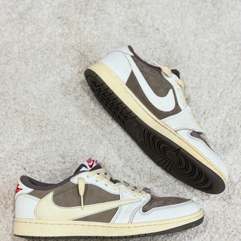 AIR JORDAN 1 LOW TRAVIS SCOTT REVERSE MOCHA