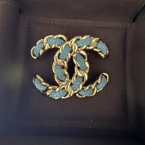 Chanel香奈兒 25P牛仔胸針