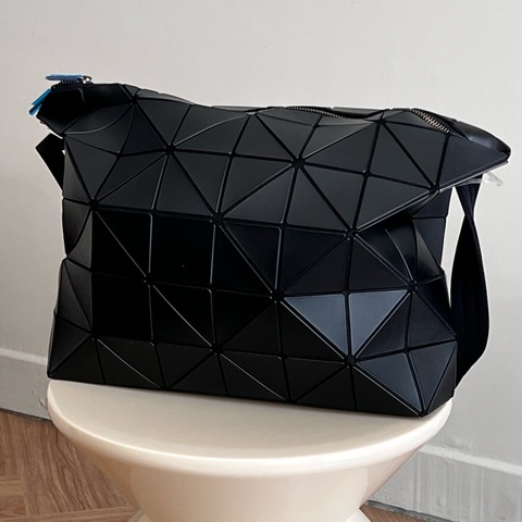 BAO BAO ISSEY MIYAKE 肩背包