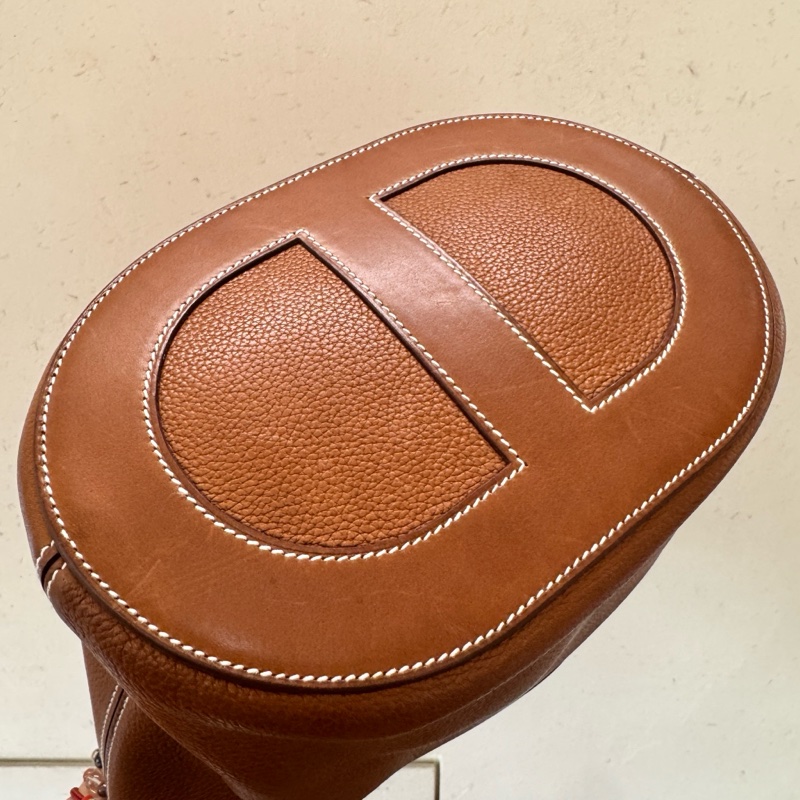 【狀況尚可】愛馬仕HERMES金扣棕色牛皮in-the-loop23手提水桶包水餃包百搭時尚-10