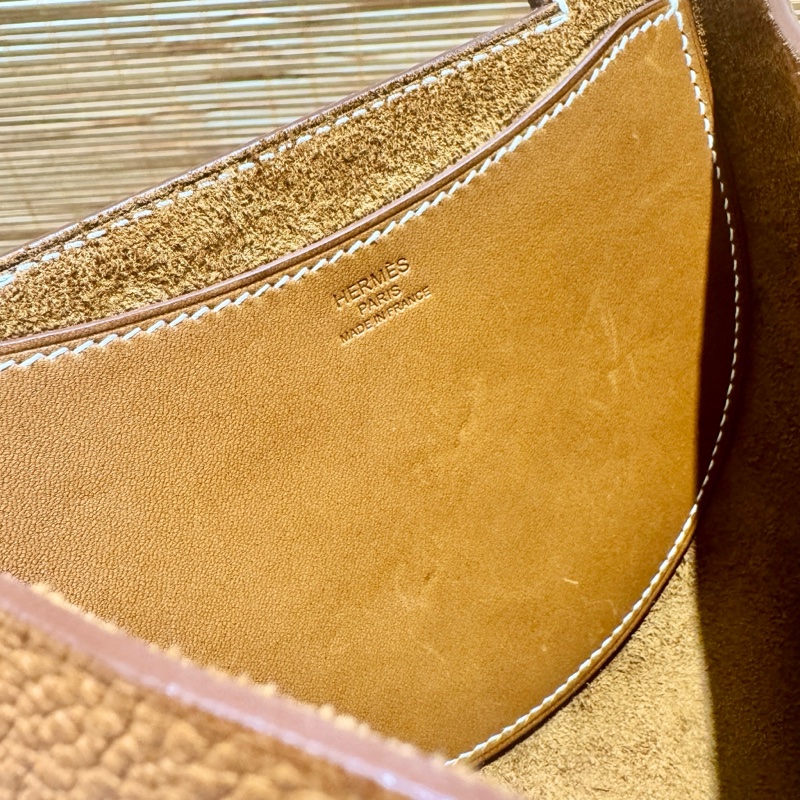 【狀況尚可】愛馬仕HERMES金扣棕色牛皮in-the-loop23手提水桶包水餃包百搭時尚-17