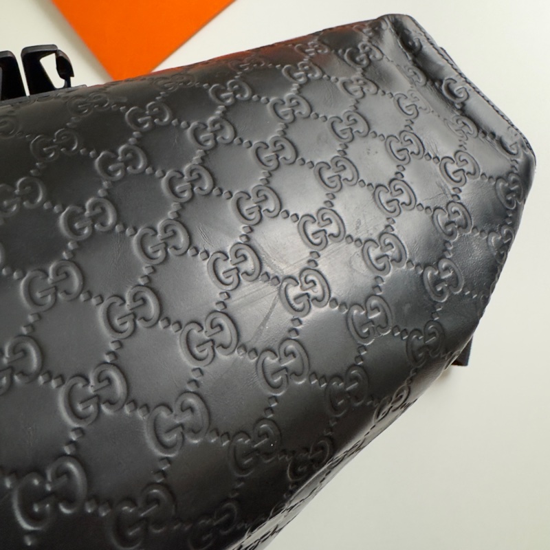 GUCCI 牛皮郵差包（二手）-12