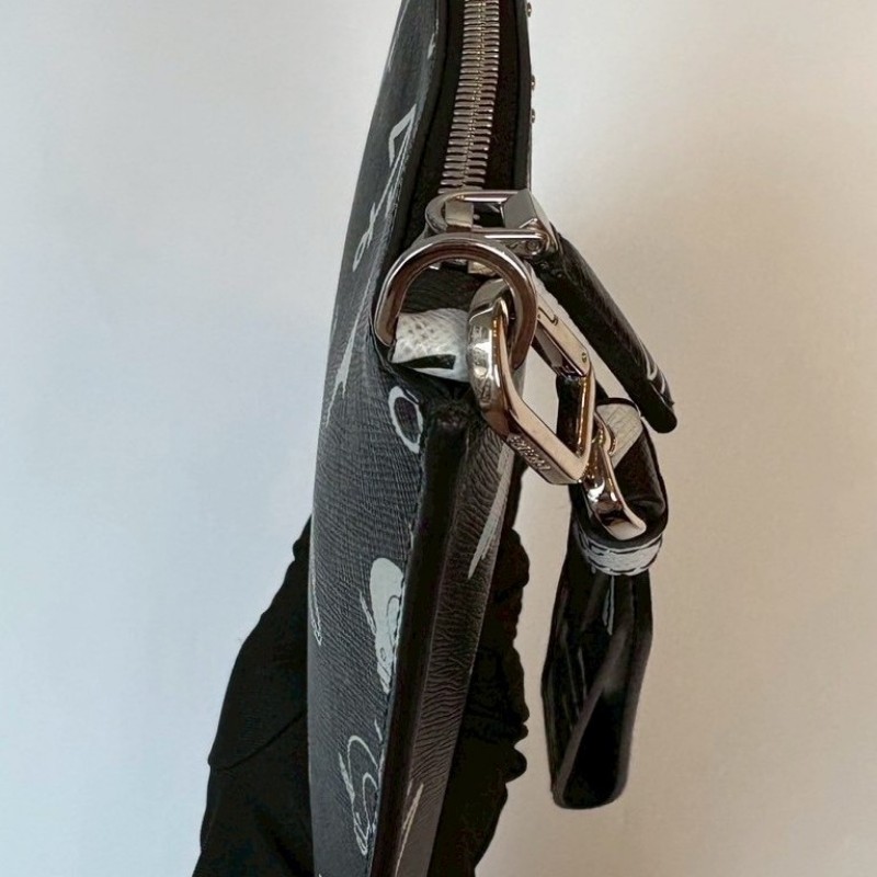 Prada 黑皮白鳥圖手拿包-9