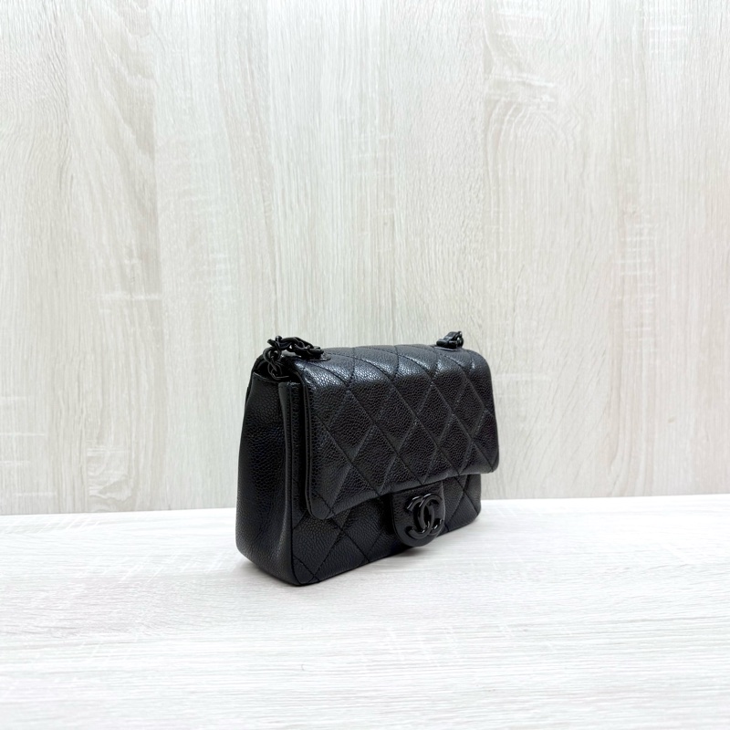 CHANEL黑色荔枝皮so black季節款方胖AS1784-3