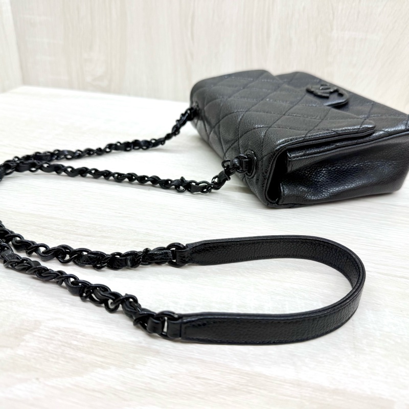 CHANEL黑色荔枝皮so black季節款方胖AS1784-12