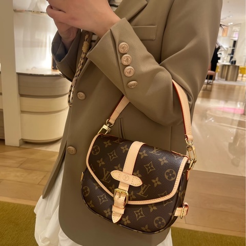 LV SaumurBB🍊雙子星-兩用肩背包-側背包🤎🤎芯片款
