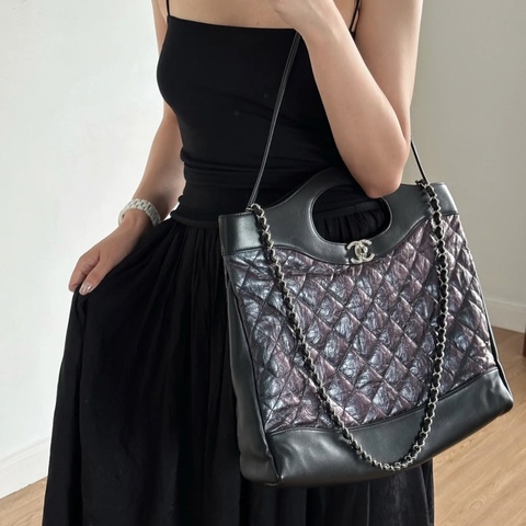 Chanel Maxi 黑金油蠟牛皮 31 bag