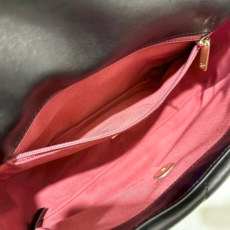 CHANEL黑色羊皮金釦19系列26CM/AS1160-10