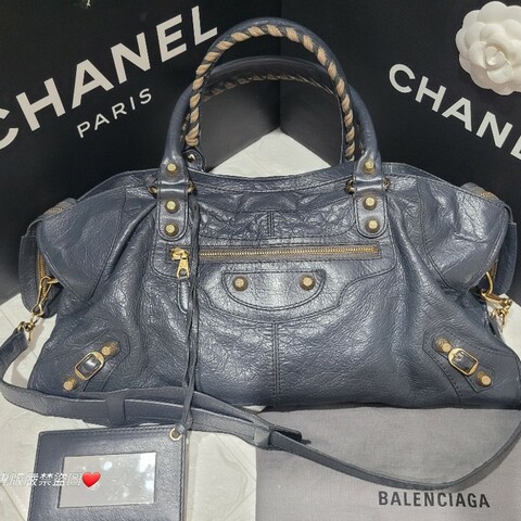 【Balenciaga 巴黎世家】金扣機車包 灰