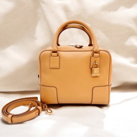 莉亞精品♡ Loewe Amazona 19 奶茶色 近新美包