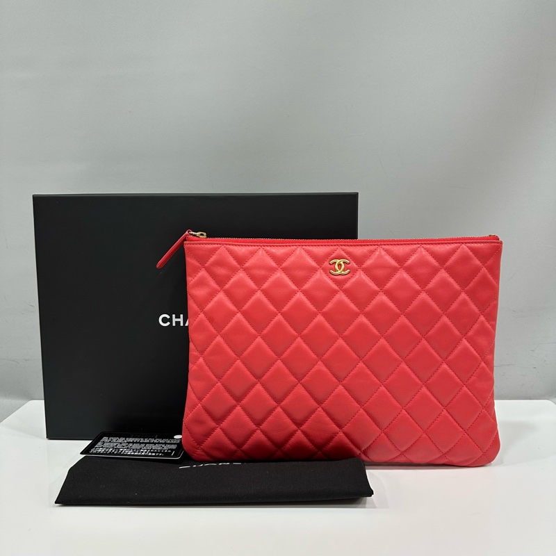 chanel A82045 蜜桃色羊皮金釦 手拿包-0