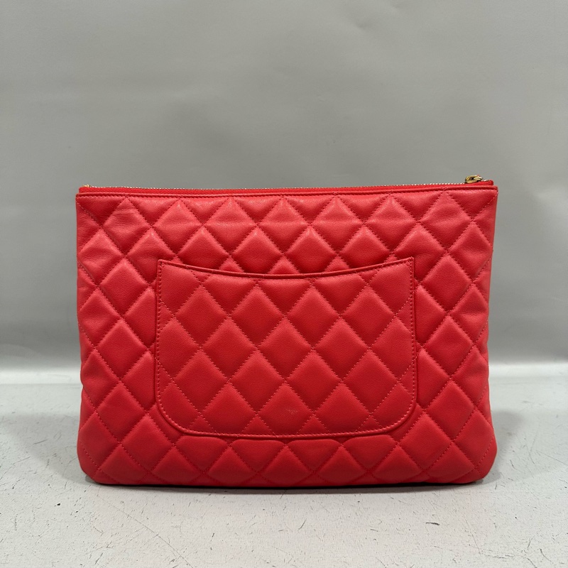 chanel A82045 蜜桃色羊皮金釦 手拿包-3