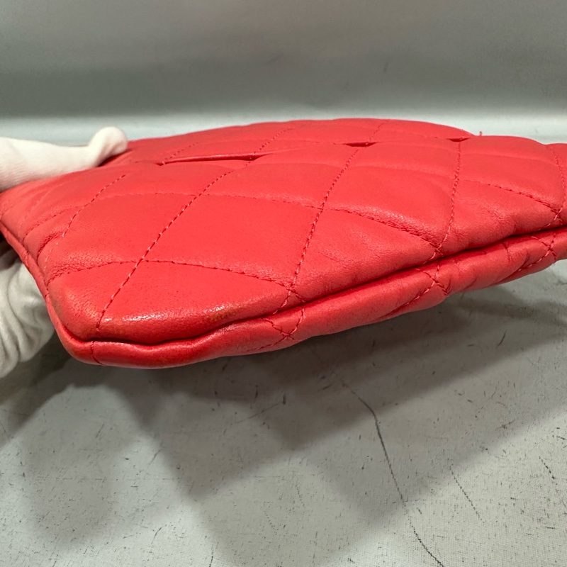 chanel A82045 蜜桃色羊皮金釦 手拿包-11