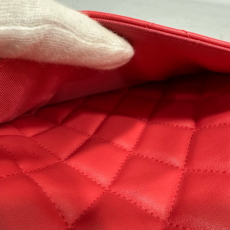 chanel A82045 蜜桃色羊皮金釦 手拿包-24