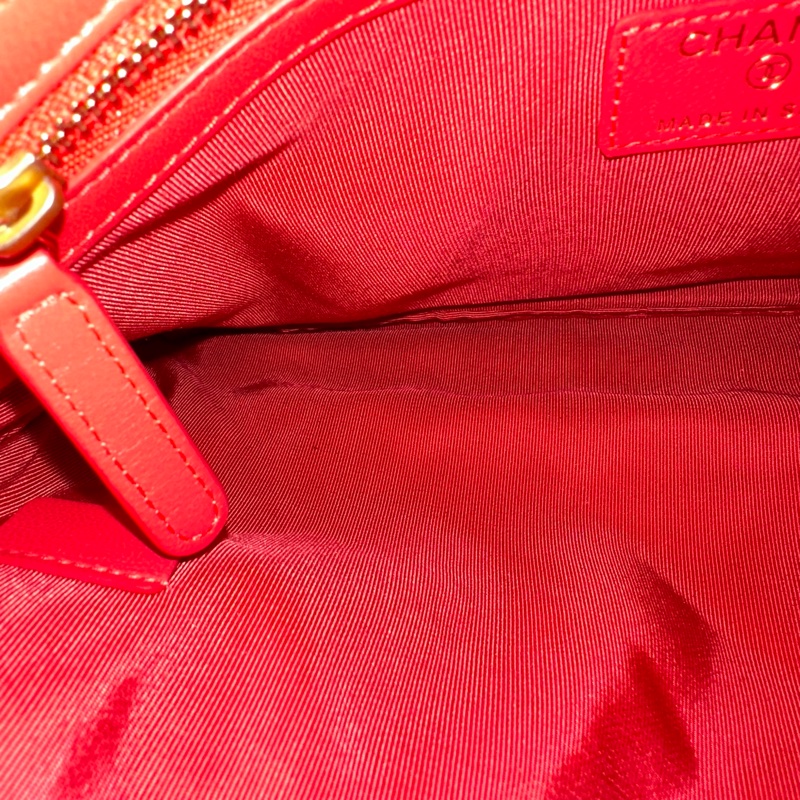 chanel A82045 蜜桃色羊皮金釦 手拿包-29