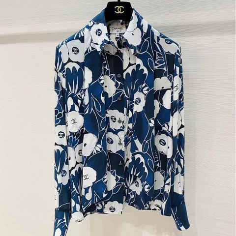 ⭐️ Chanel Top 上衣
