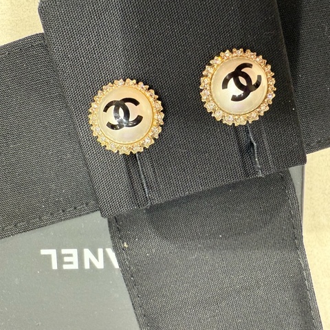 Chanel 珠鑽圓形耳環