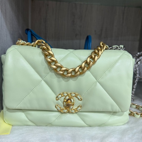 Chanel 19包小號牛油果綠芯片款
