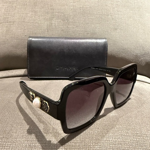 🌟Chanel經典元素山茶花墨鏡🕶️