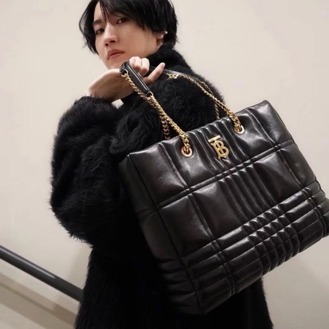 （全新品） Burberry Lola 明星同款 泡泡羊皮 托特包 專櫃93000