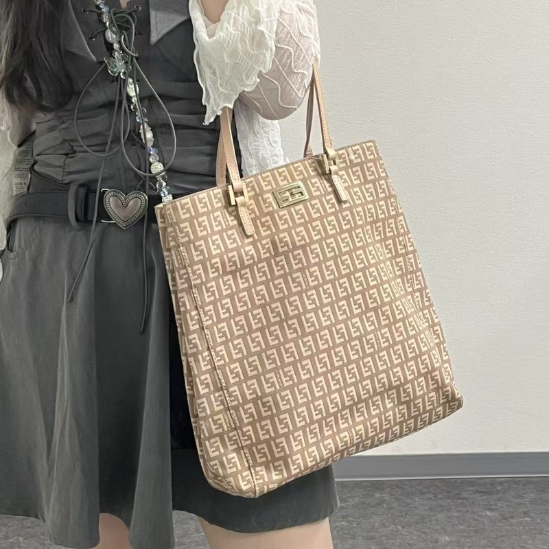 「JL精品代購」 9新 Fendi橘粉色帆布手提豎版托特包-1