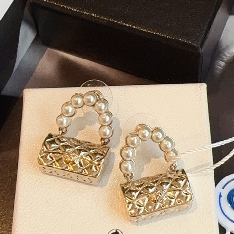 Chanel earring 爆款淡珍珠耳環