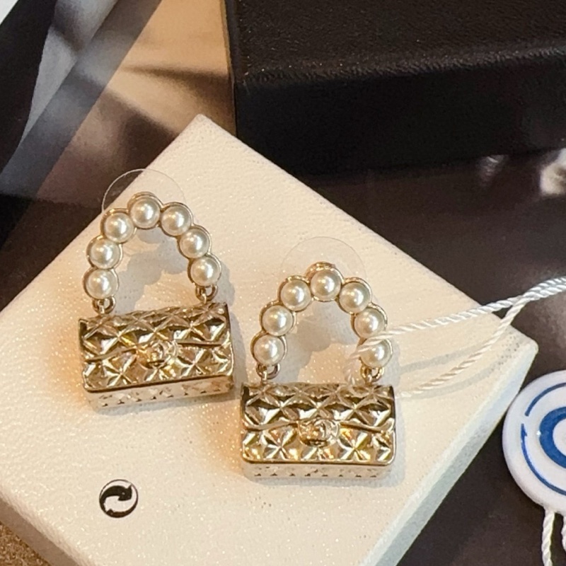 Chanel earring 爆款淡珍珠耳環-1