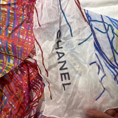 Chanel 薄圍巾