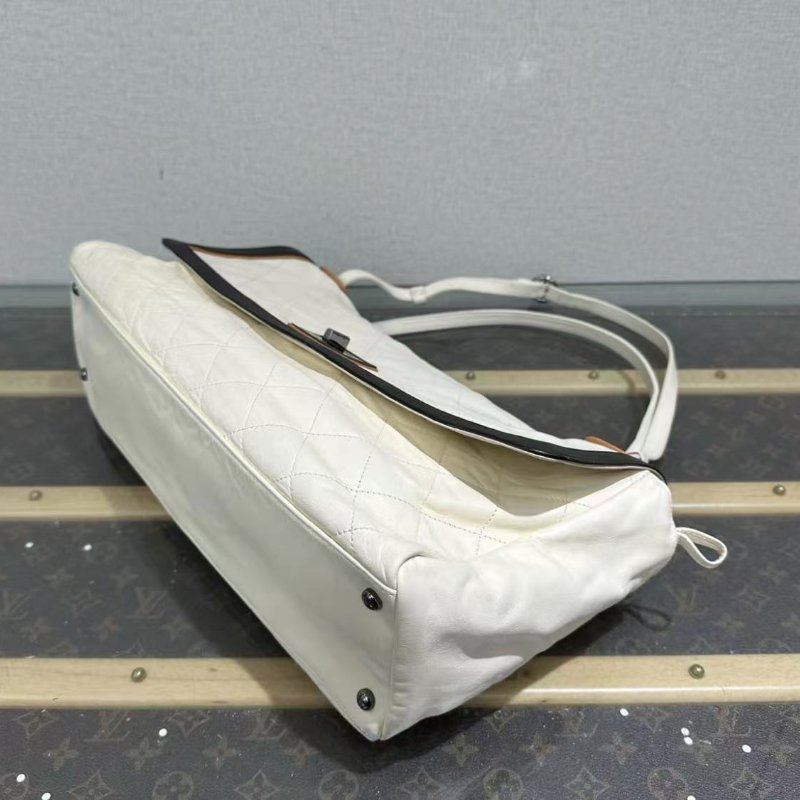 CHANEL 熊貓色2.55銀扣元寶肩背斜背包 38*19*12 98新配件塵袋-2