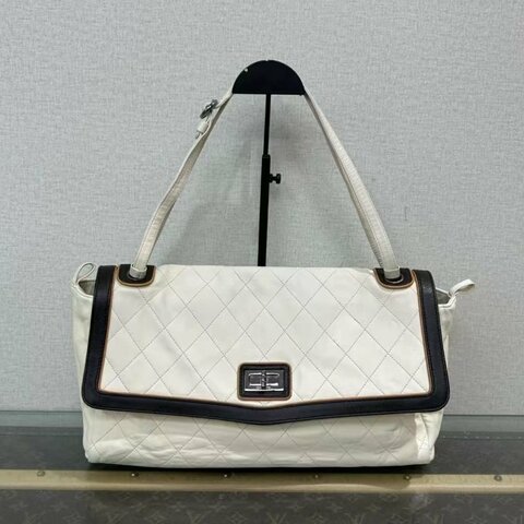 CHANEL 熊貓色2.55銀扣元寶肩背斜背包 38*19*12 98新 配件塵袋