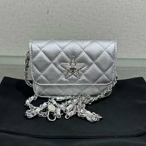 CHANEL 太空銀銀扣肩背斜背星星包12*8*3 99新 配件塵袋