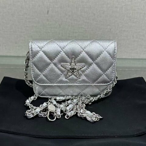 CHANEL 太空銀銀扣肩背斜背星星包 12*8*3 99新 配件塵袋