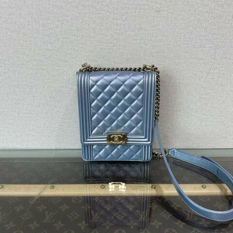 CHANEL 珠光金扣leboy肩背斜背鏈條包 16*19*5 98新配件塵袋