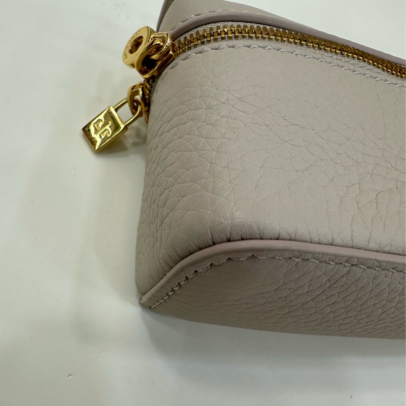 Loro Piana/LP mini Extra Pocket 大象灰 包挂/耳機包  閒置新 有購證-8