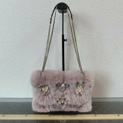✨VALENTINO 毛絨金扣花朵鉚釘 24*16*6 98新