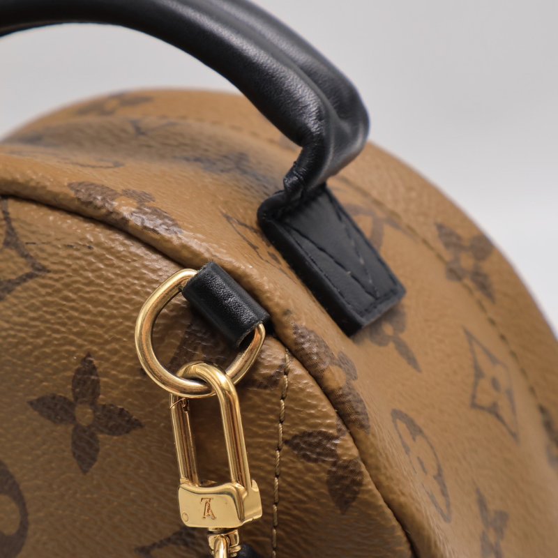 LOUIS VUITTON 拚色老花迷你後背包-7